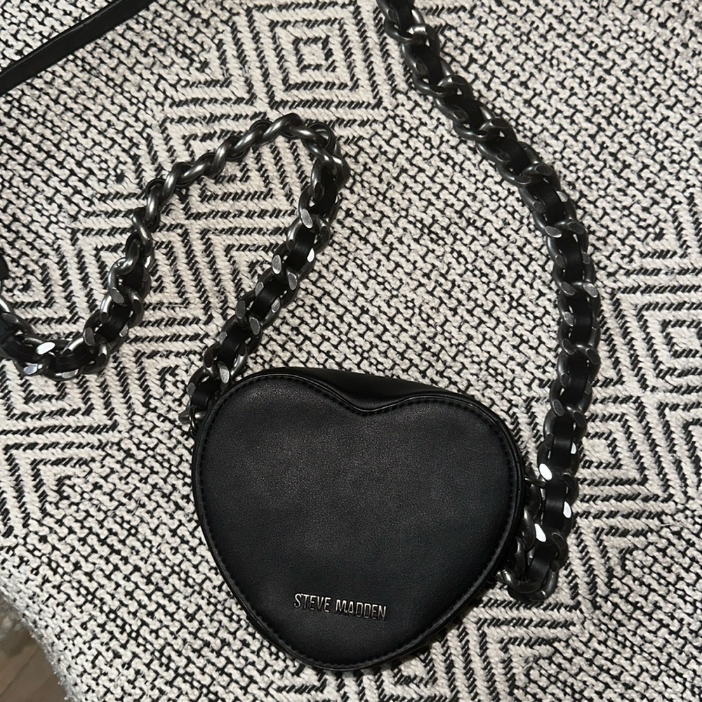 Steve Madden heart purse